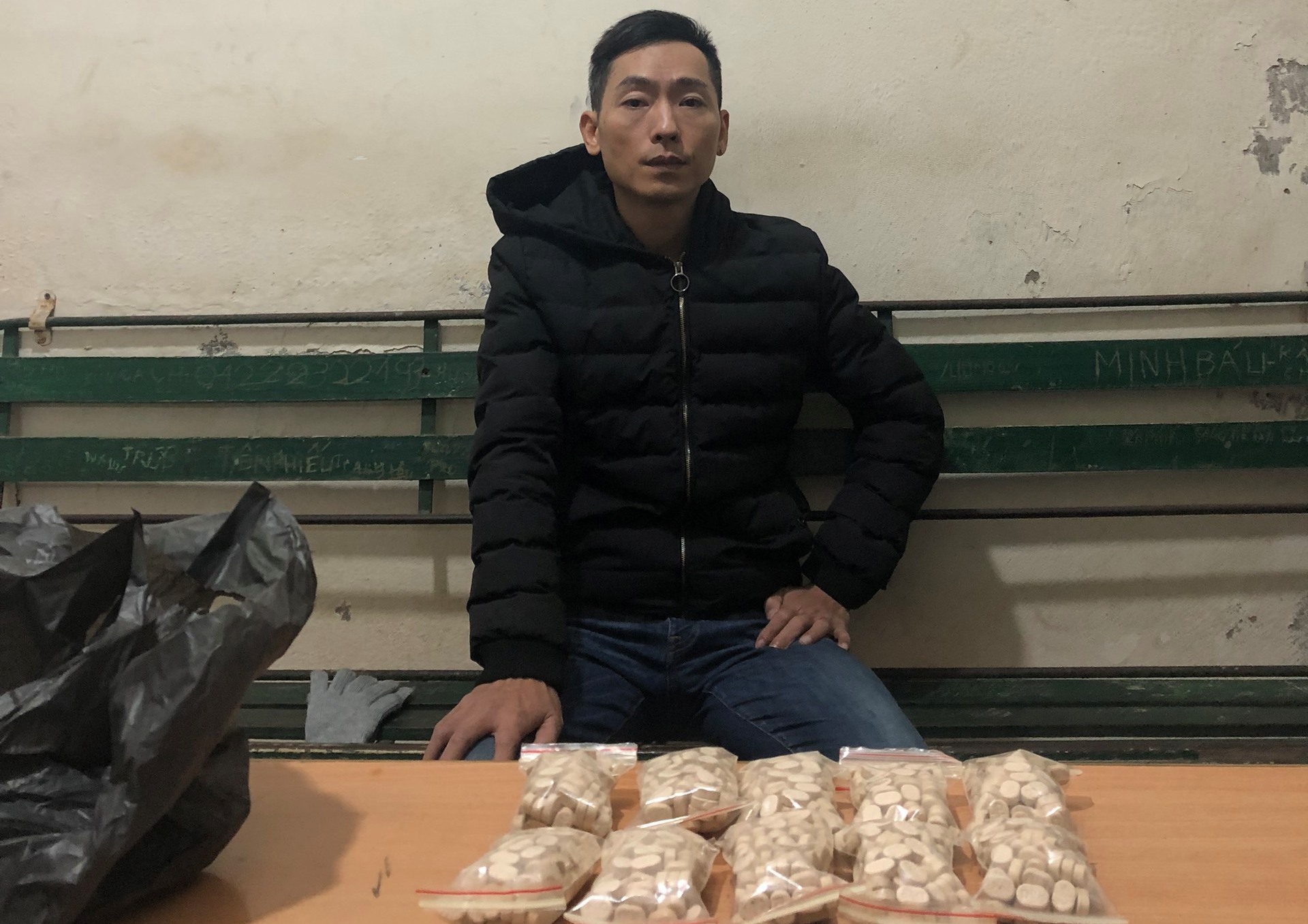 Phòng Cảnh sát điều tra tội phạm về ma tuý phối hợp bắt giữ đối tượng mua bán phép chất ma túy, thu 1.000 viên thuốc lắc